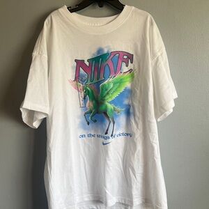 Nike Pegasus on the wings of victory T-shirt, white large